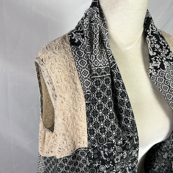 Rancho Estancia Womens Vest - Picture 2 of 5